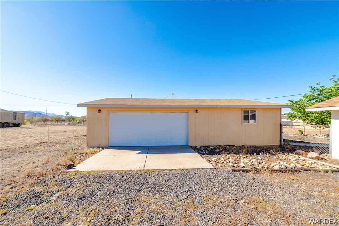 3176 West Malibu Road Golden Valley, AZ 86413 - Photo 54 of 62 Garage