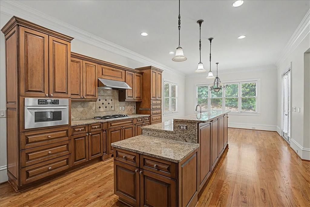 3880 Stratford Walk Circle Atlanta, GA 30342 - Photo 3 of 48