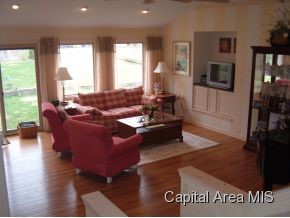 626 Gabriel Road Springfield, IL 62712 - Photo 3 of 20
