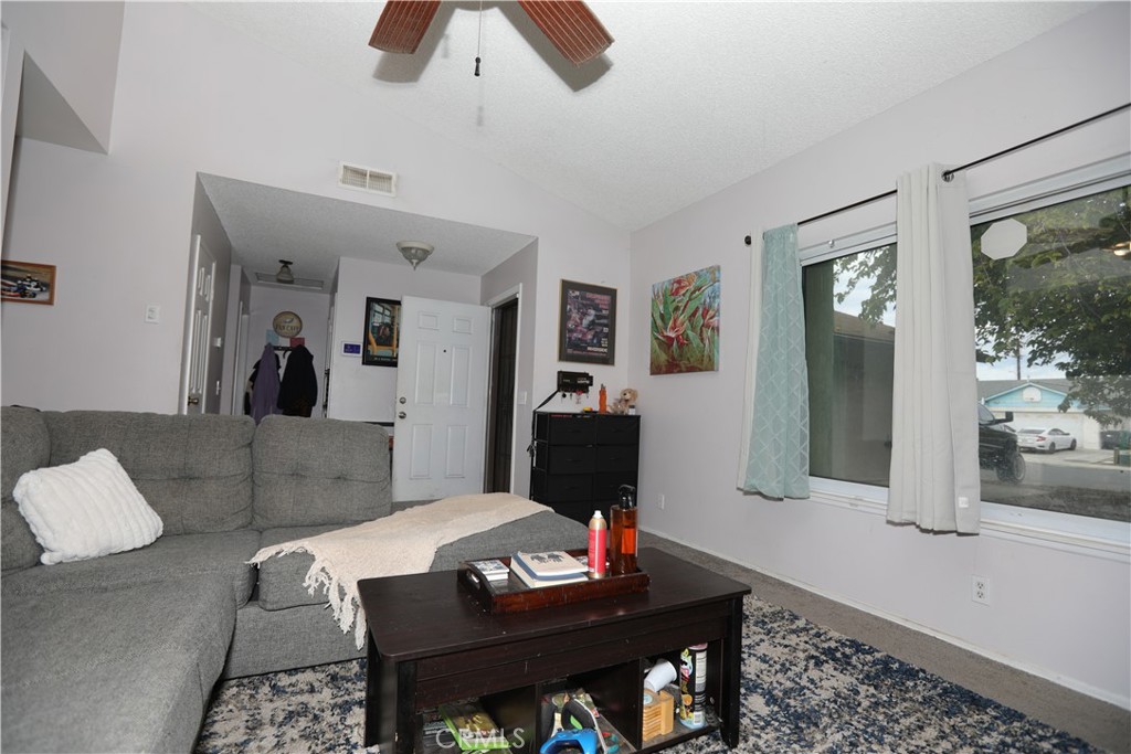 14878 Silvertree Road Moreno Valley, CA 92553 - Photo 7 of 18 Gallery Image 7
