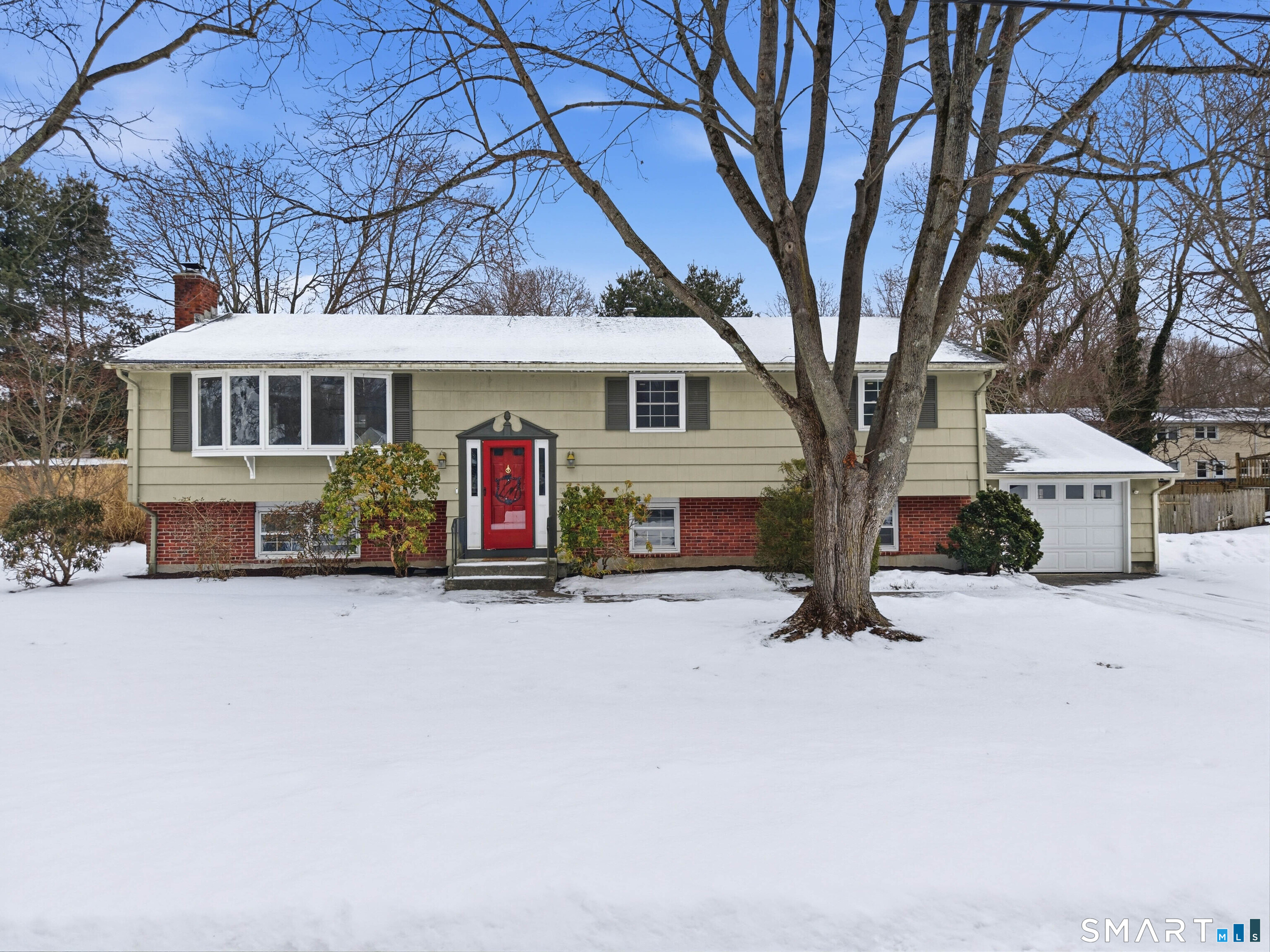 10 College Street Clinton, CT 06413 - Photo 2 of 40