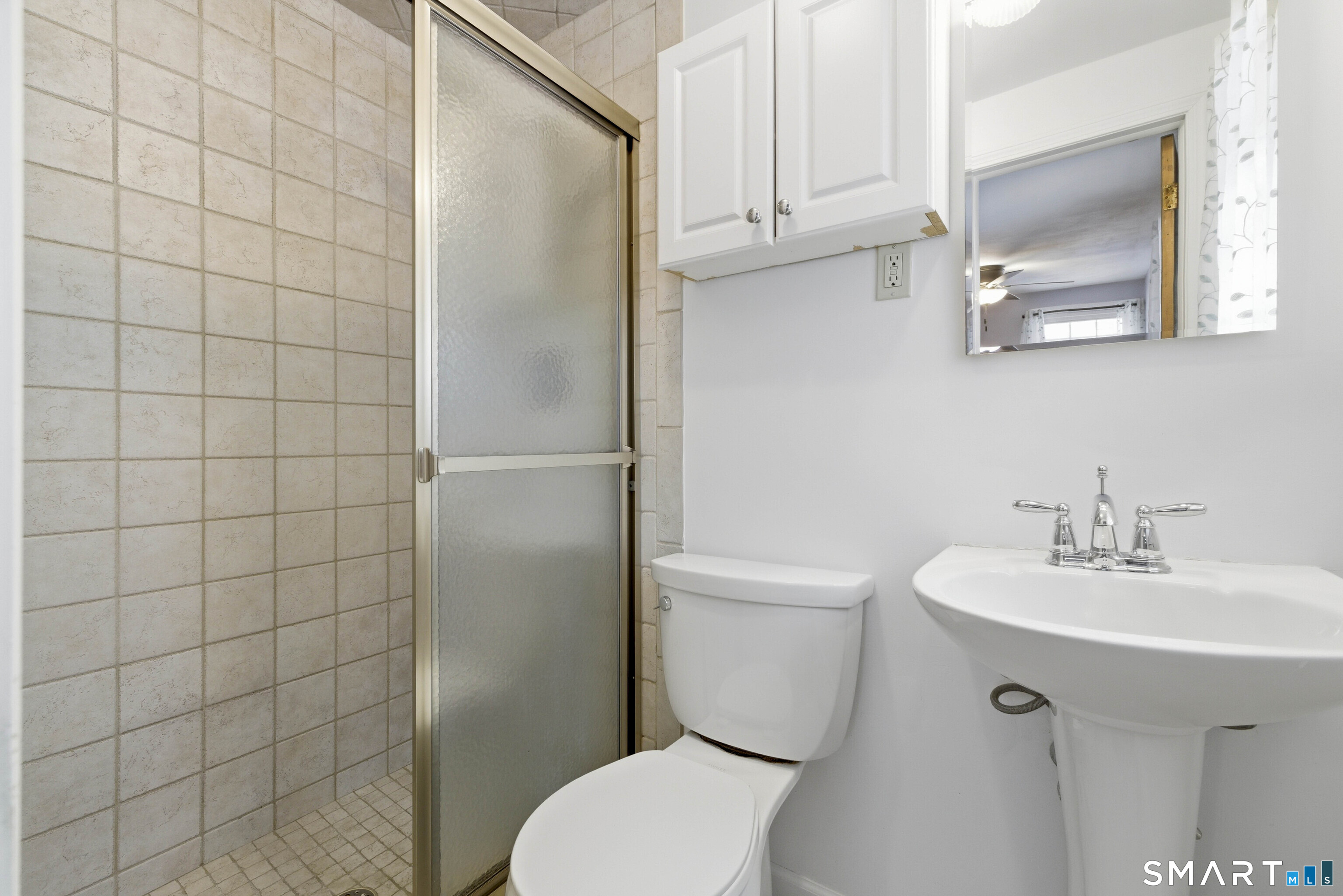 10 College Street Clinton, CT 06413 - Photo 25 of 40 en-suite bath in main bedroom!