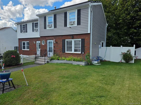 $575,000 | 17 Harbor Hill Court, Beacon, NY 12508