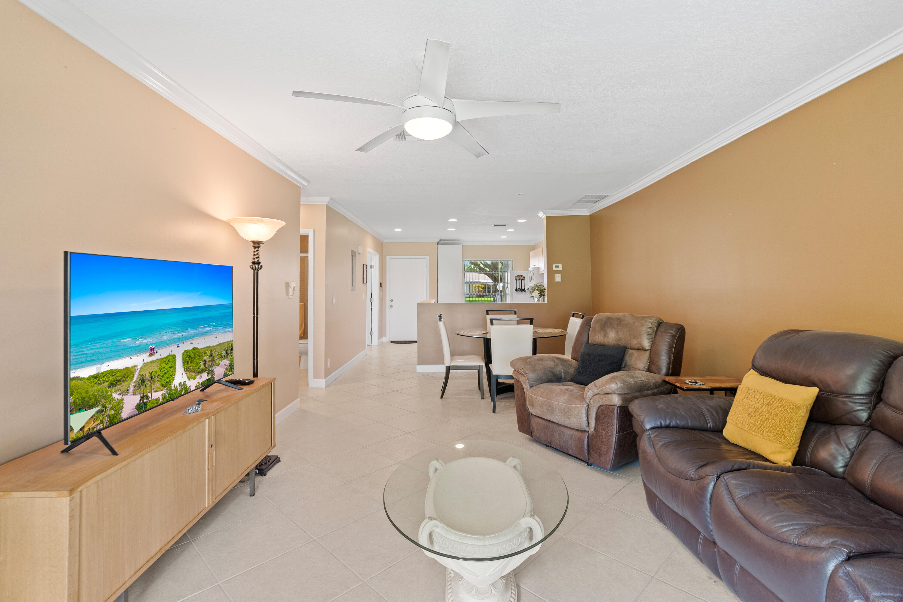 8666 Bella Vista Drive, Unit 111 Boca Raton, FL 33433 - Photo 12 of 44 DSC07812