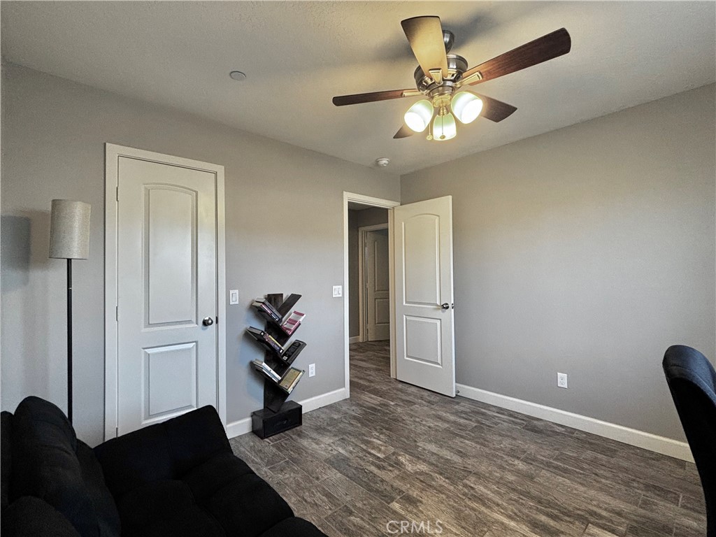 13823 Wawona Road Apple Valley, CA 92307 - Photo 22 of 35