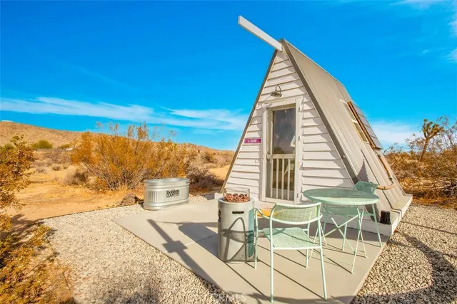 $827,900 | 59427 La Crescenta Drive, Yucca Valley, CA 92284