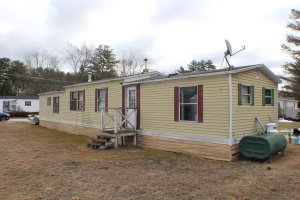 $135,000 | 5 Parkwood Drive, Allenstown, NH 03275