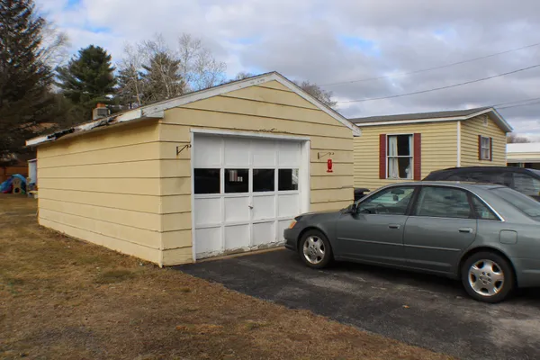 $135,000 | 5 Parkwood Drive, Allenstown, NH 03275
