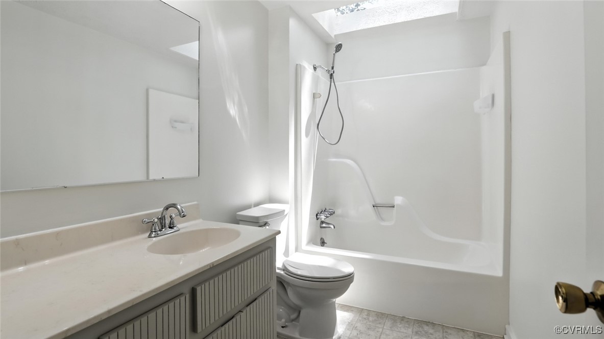 636 Spirea Road North Chesterfield, VA 23236 - Photo 28 of 47 Full bathroom featuring vanity, bathtub / shower c