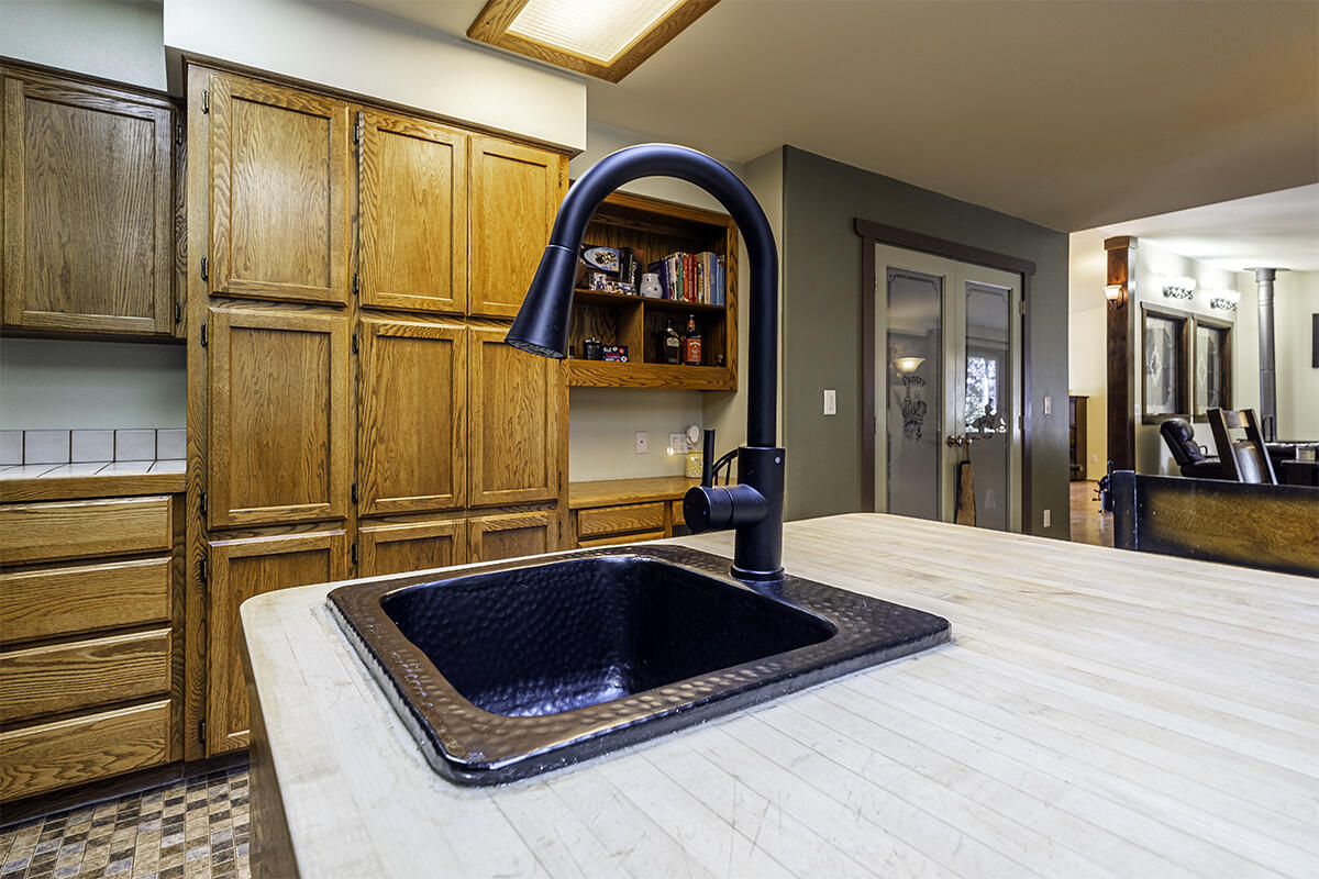 332 Rene Drive Shady Cove, OR 97539 - Photo 21 of 53 DSC02078-HDR-Edit