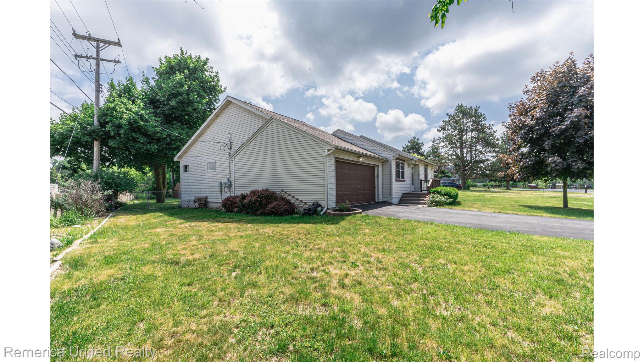 690 Gamma Road Walled Lake, MI 48390 - Photo 45 of 64 Gallery Image 45