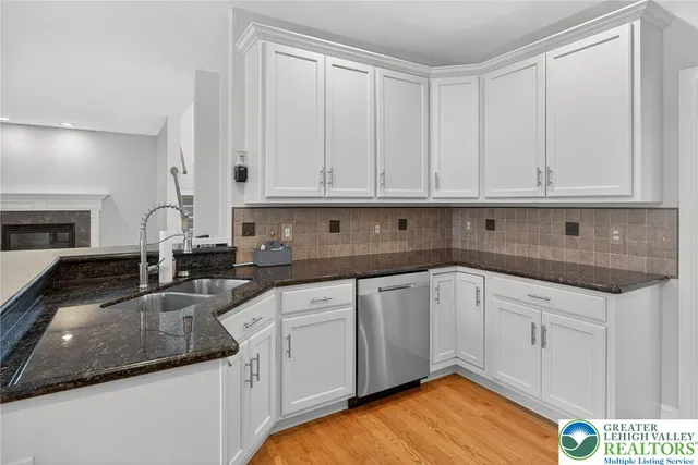 a view of livingroom with furniture and window