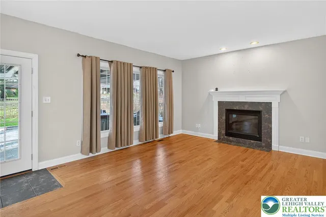 a view of front door with entryway