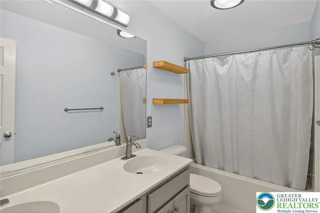 $649,900 | 5191 Cassidy Drive, Schnecksville, PA 18078