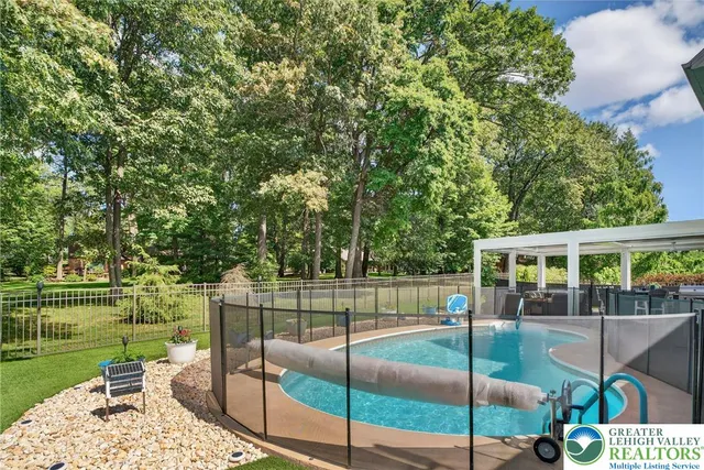 $649,900 | 5191 Cassidy Drive, Schnecksville, PA 18078