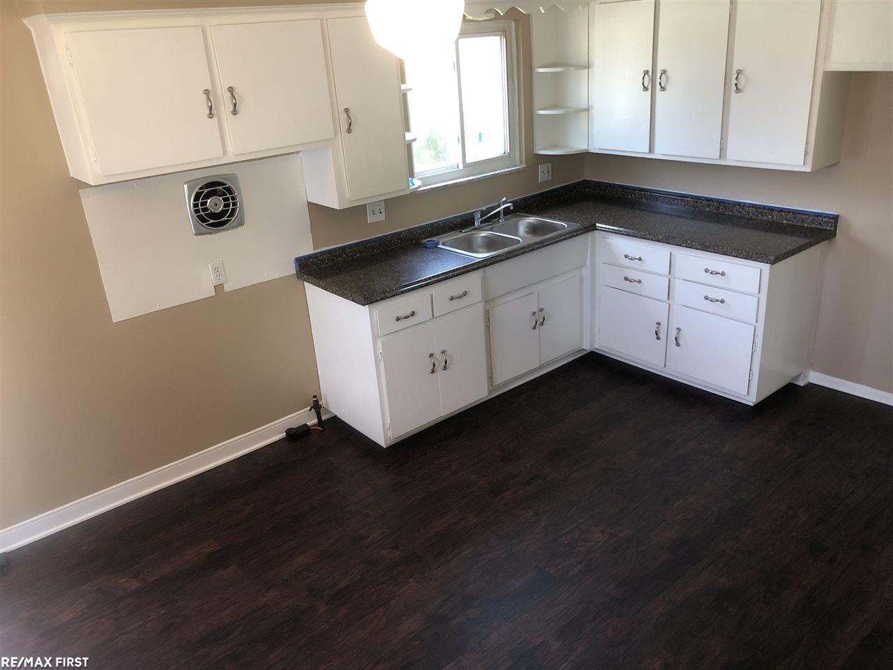24960 Roxana Avenue Eastpointe, MI 48021 - Photo 10 of 17