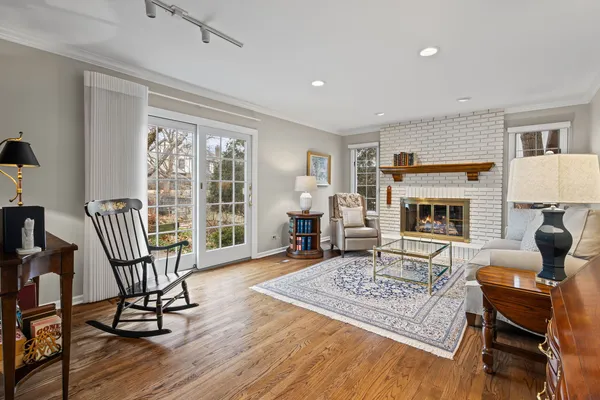 $1,075,000 | 2509 Indian Ridge Drive, Glenview, IL 60026