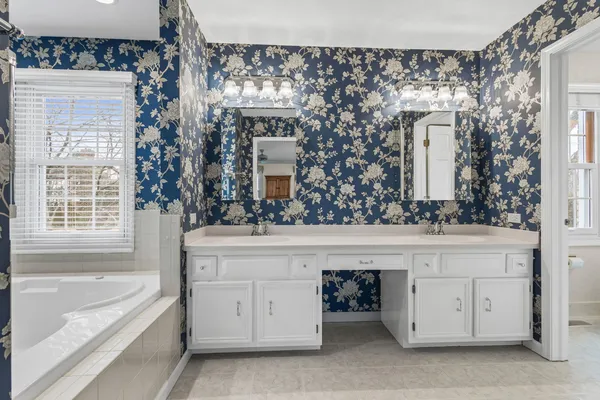 $1,075,000 | 2509 Indian Ridge Drive, Glenview, IL 60026