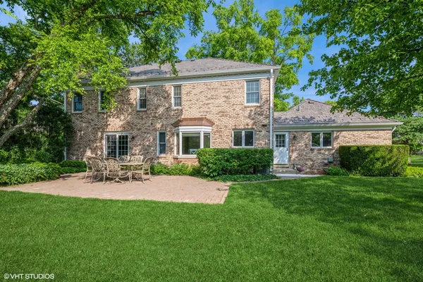 $1,075,000 | 2509 Indian Ridge Drive, Glenview, IL 60026