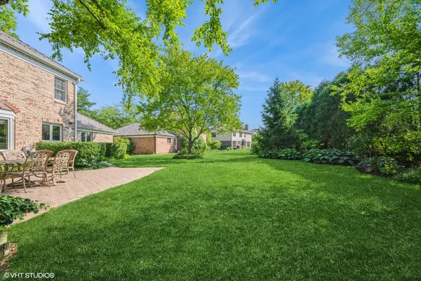 $1,075,000 | 2509 Indian Ridge Drive, Glenview, IL 60026