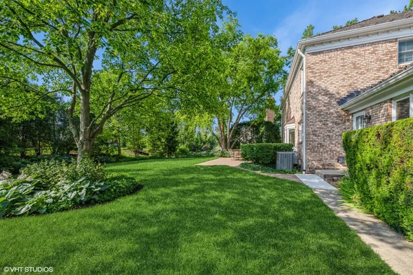 $1,075,000 | 2509 Indian Ridge Drive, Glenview, IL 60026
