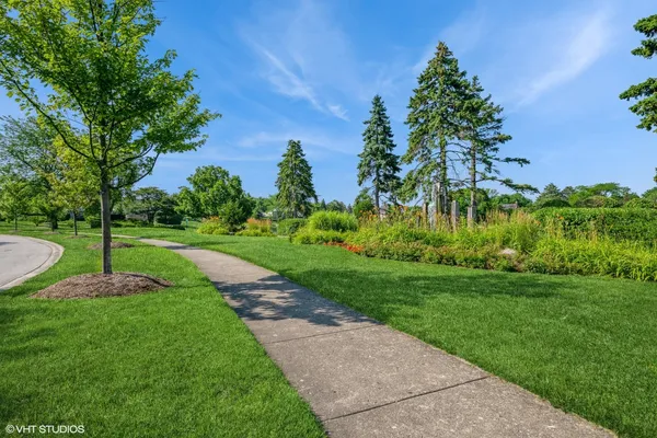 $1,075,000 | 2509 Indian Ridge Drive, Glenview, IL 60026