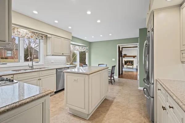 $1,075,000 | 2509 Indian Ridge Drive, Glenview, IL 60026