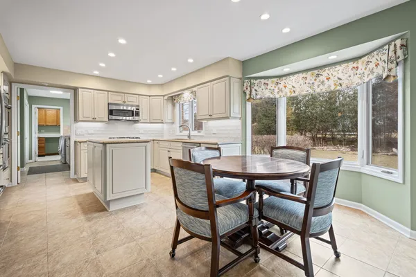 $1,075,000 | 2509 Indian Ridge Drive, Glenview, IL 60026