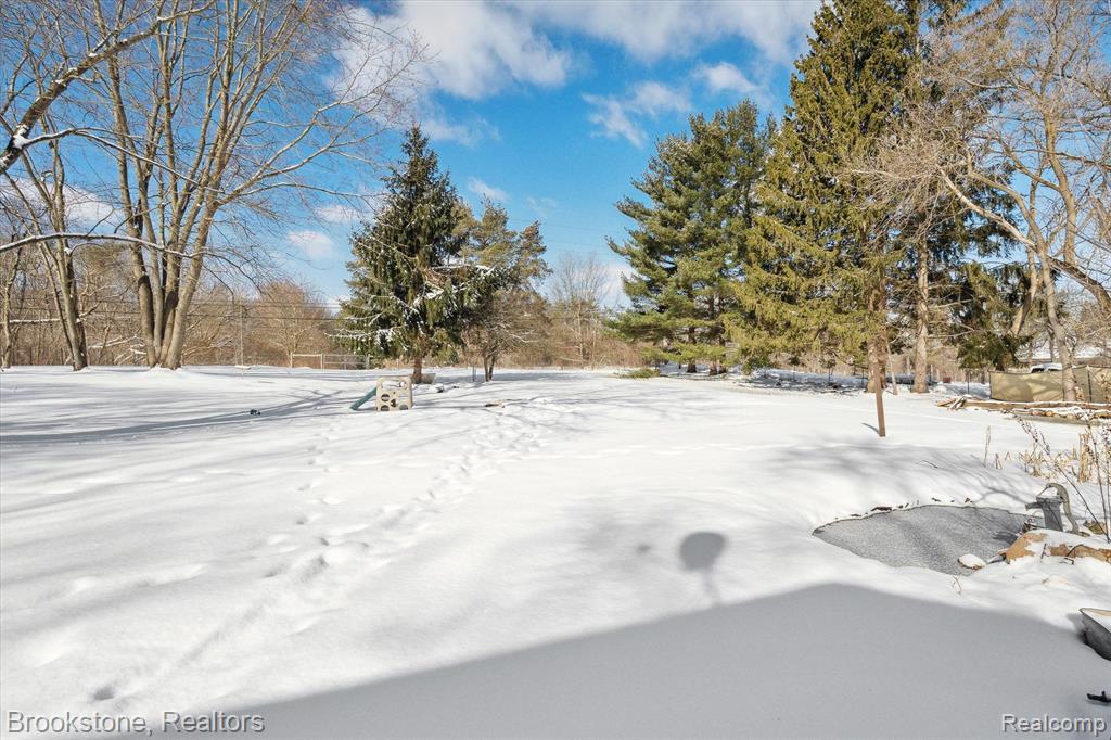 10365 Ortonville Road Clarkston, MI 48348 - Photo 28 of 37 Gallery Image 28