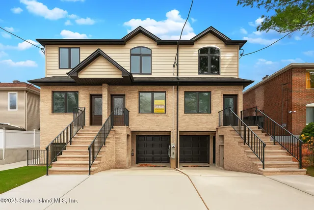 $799,000 | 2439 Victory Boulevard | South New York