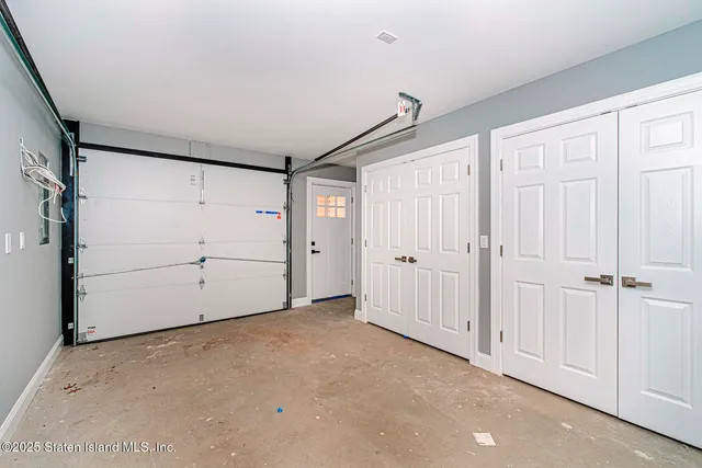 $799,000 | 2439 Victory Boulevard | South New York