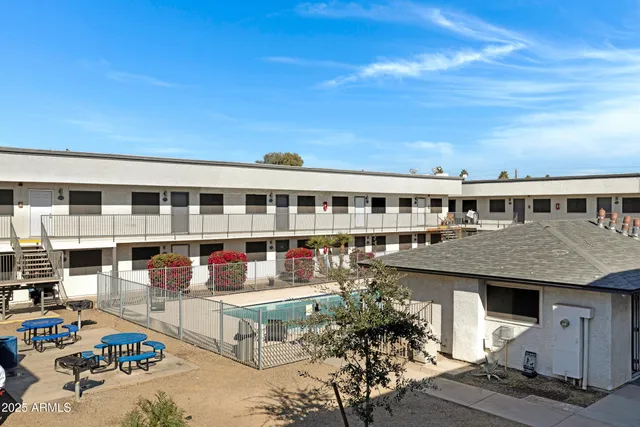 $995 | 18202 North Cave Creek Road, Unit 241, Phoenix, AZ 85032