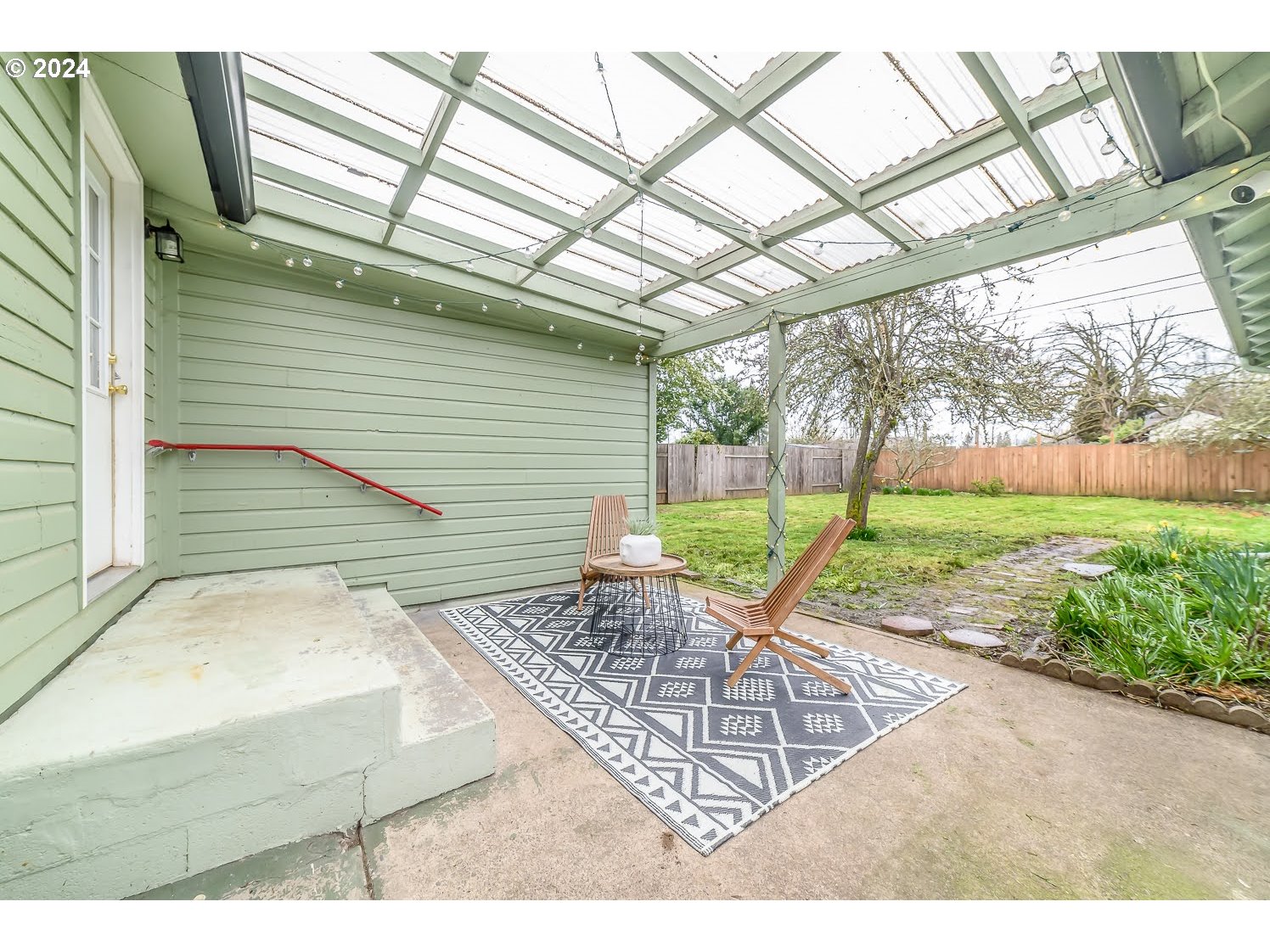 1437 E Street Springfield, OR 97477 - Photo 27 of 32 a view of a backyard with sitting area