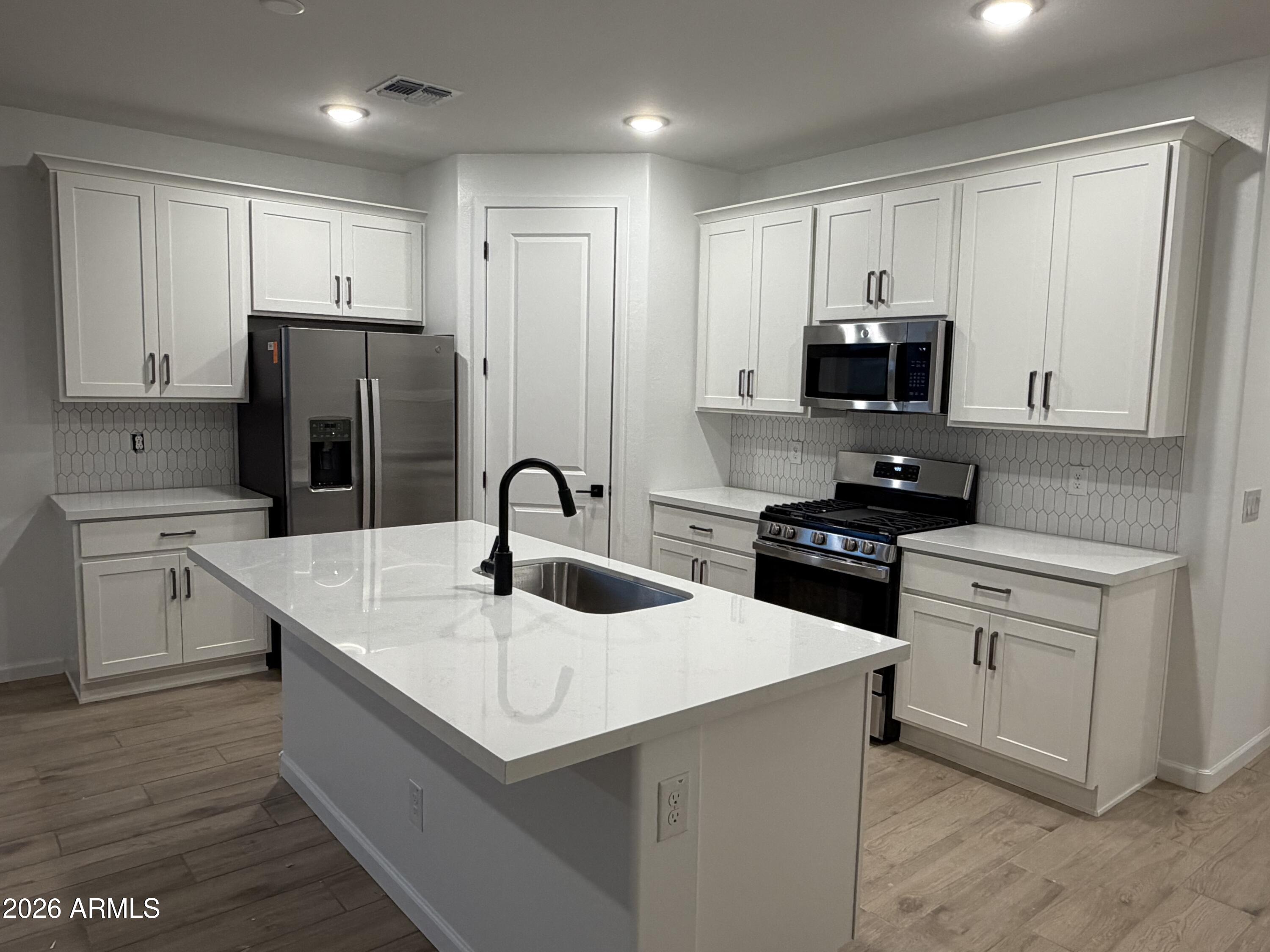 5540 West Piedmont Road Laveen, AZ 85339 - Photo 5 of 31 0004_ Kitchen