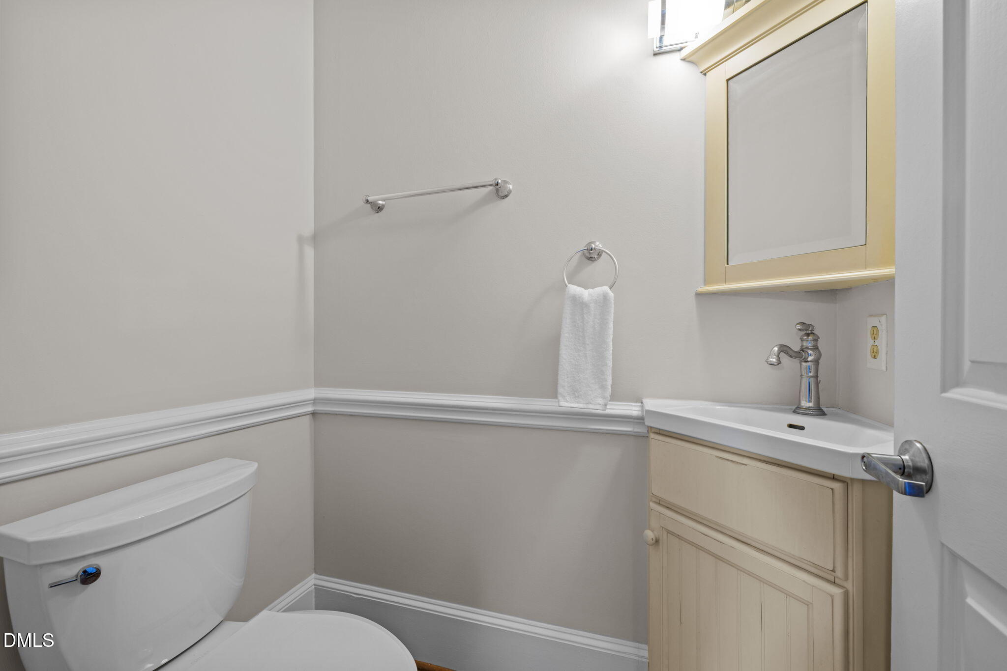 504 Parks Village Road Zebulon, NC 27597 - Photo 14 of 69 14-web-or-mls-5Z8A1371