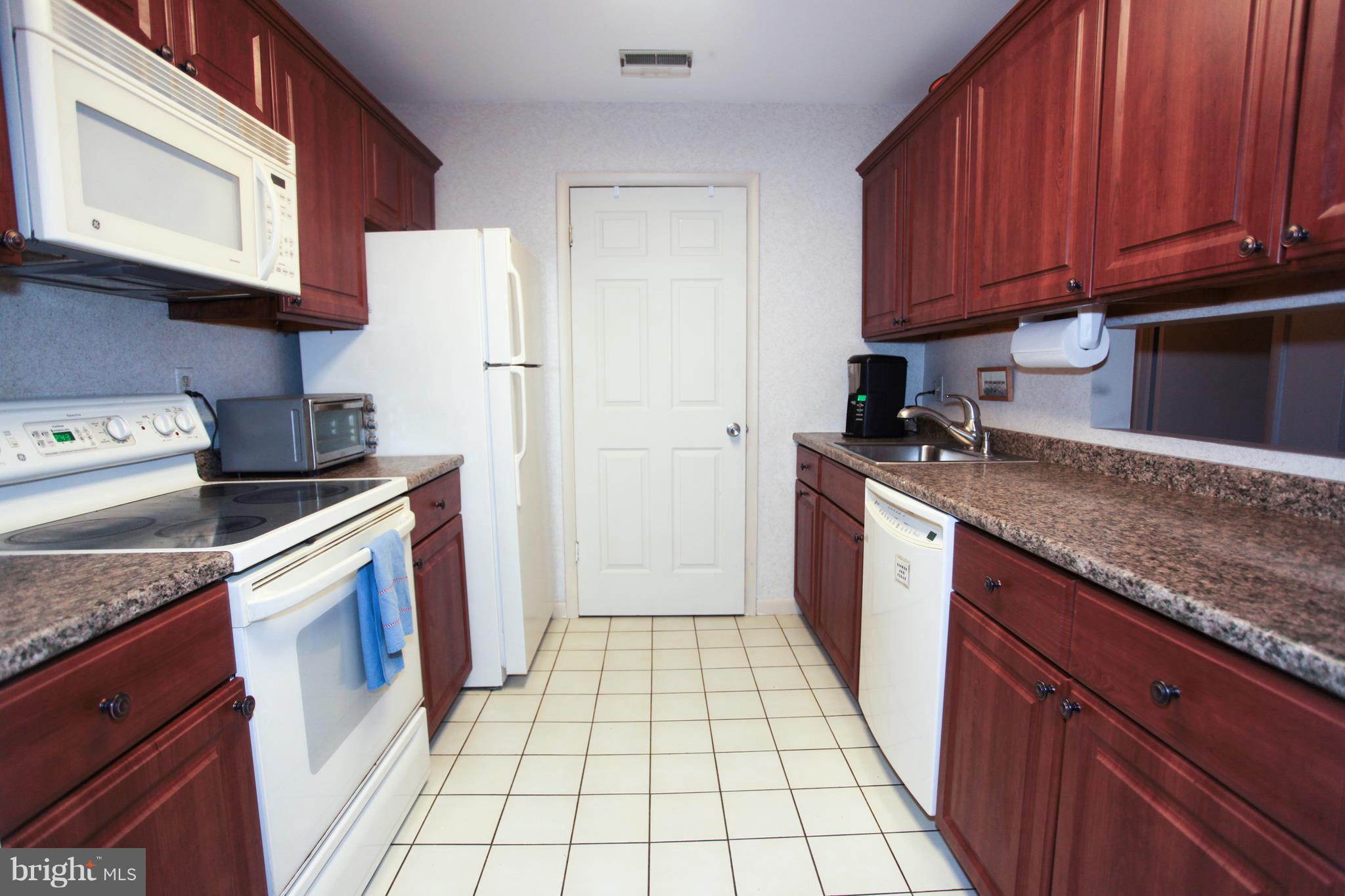 5570 Vantage Point Road, Unit 2 Columbia, MD 21044 - Photo 4 of 16 Kitchen