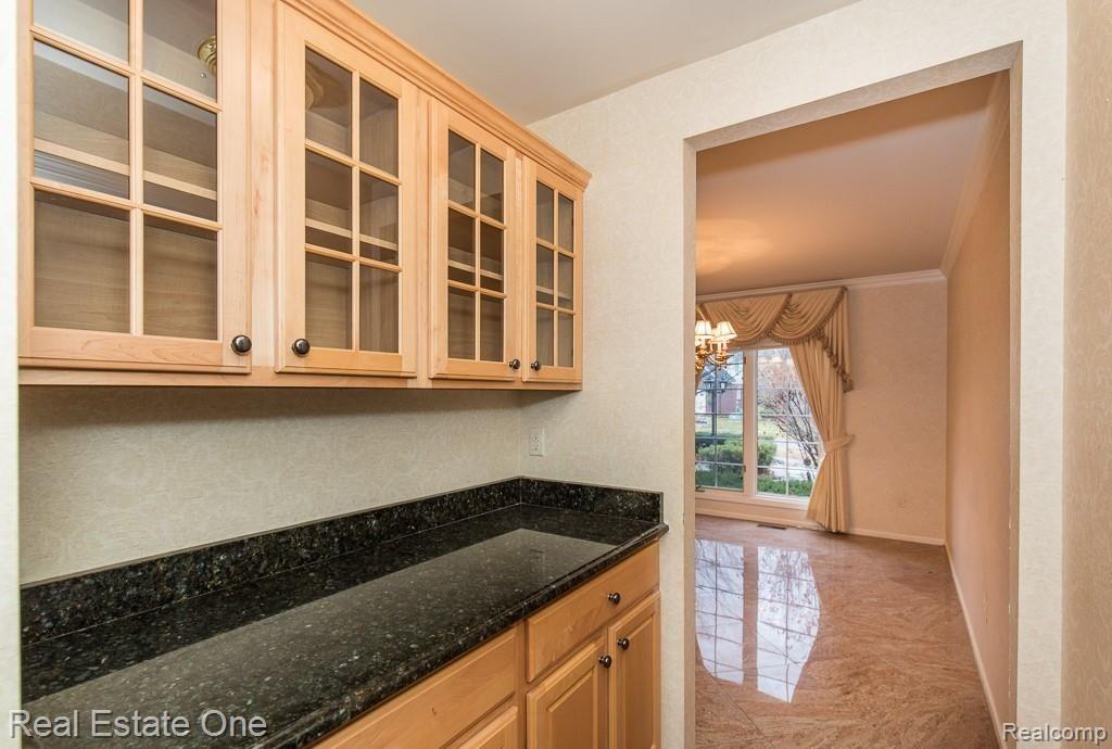 1420 Tulberry Circle Rochester, MI 48306 - Photo 10 of 32 Tulberry MLS-W015.jpg