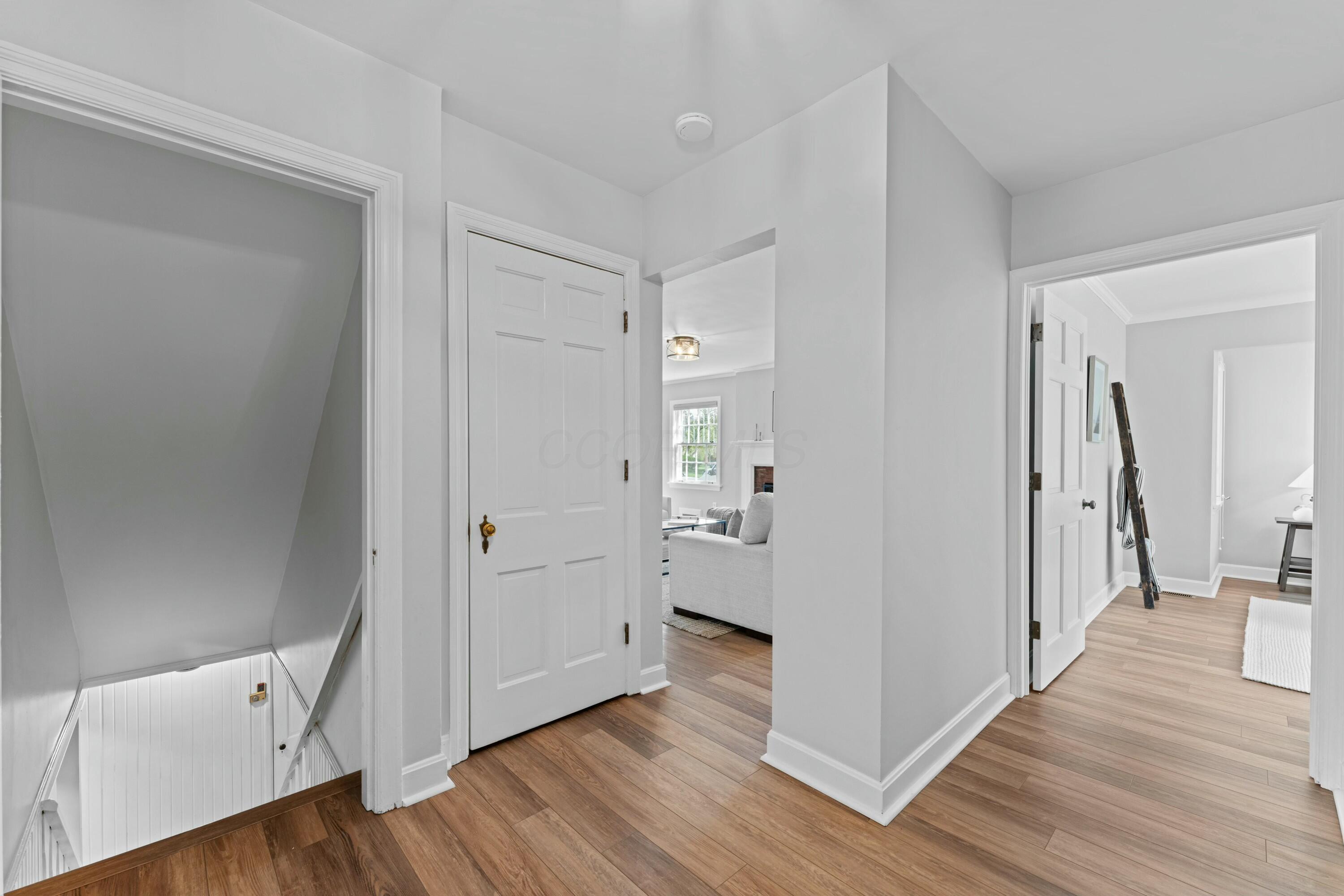 2597 York Road Upper Arlington, OH 43221 - Photo 26 of 71 Hallway
