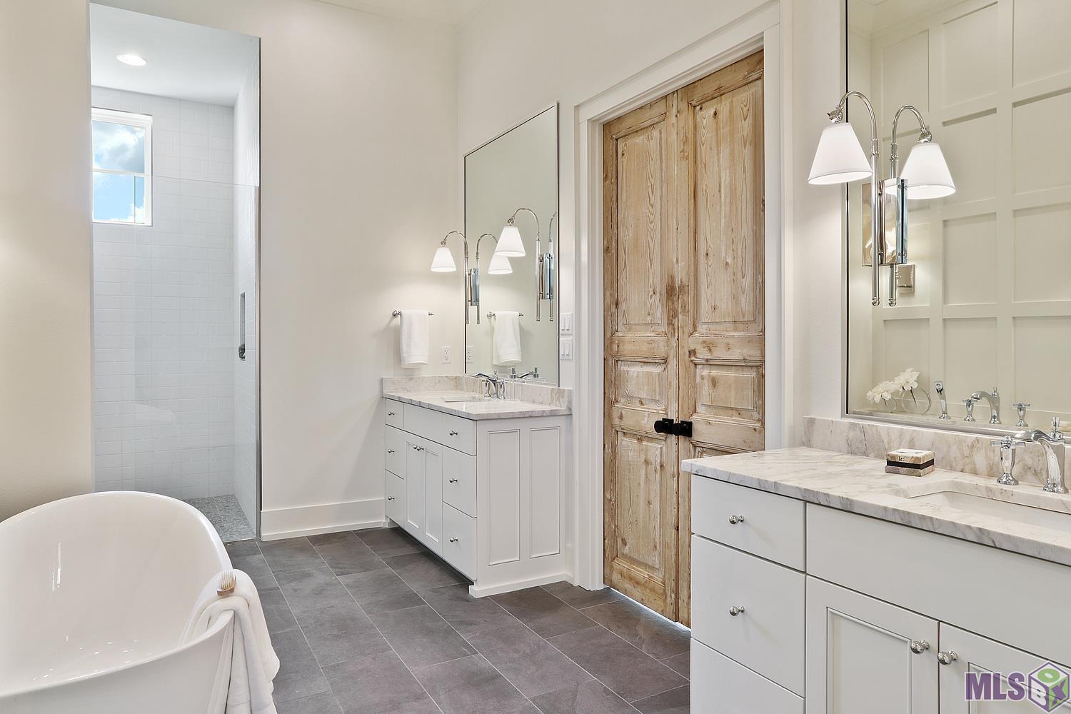 6529 Feather Rdg Drive Baton Rouge, LA 70817 - Photo 13 of 50 Two vanities w/ Quartzite counters