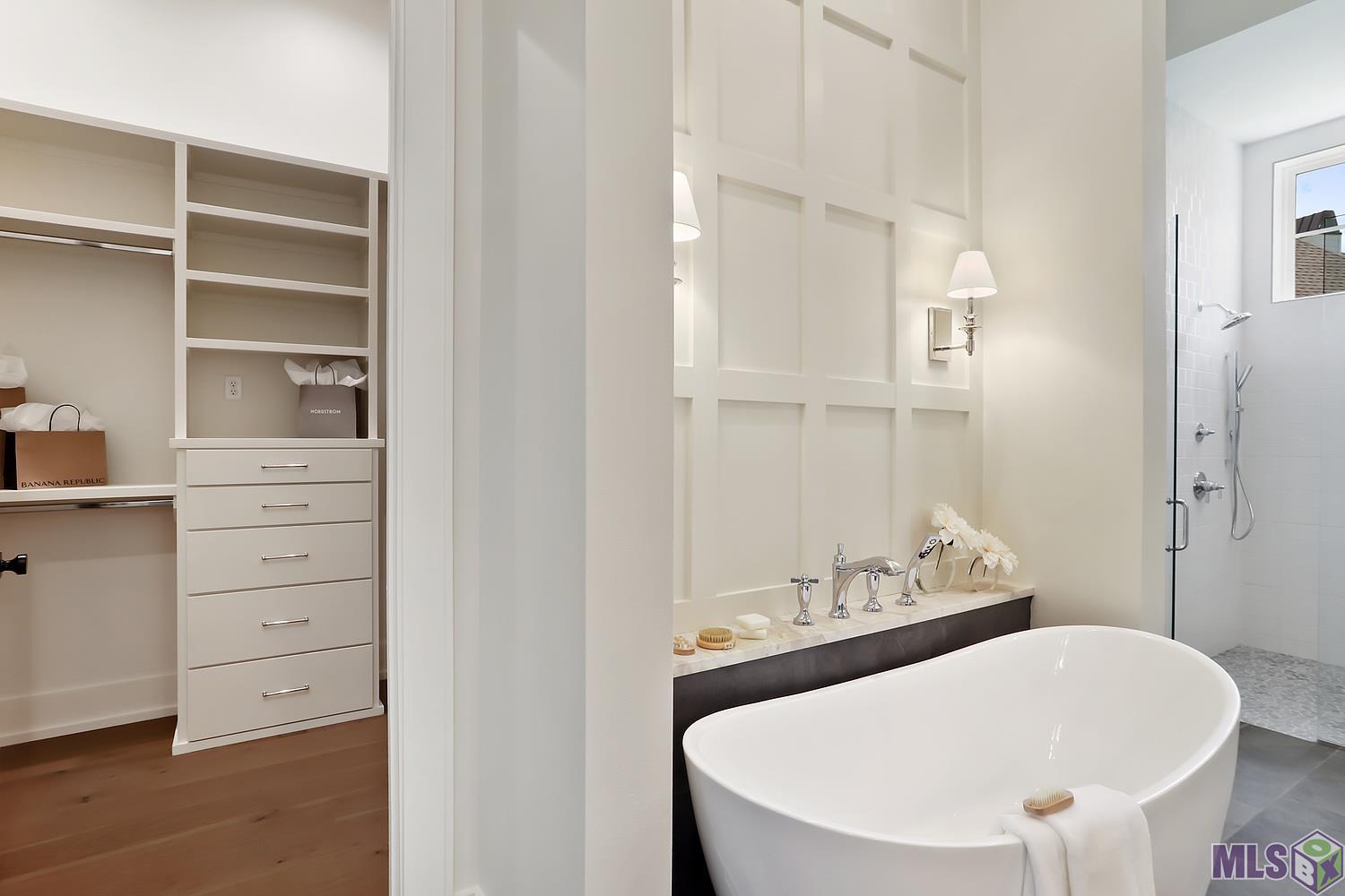 6529 Feather Rdg Drive Baton Rouge, LA 70817 - Photo 20 of 50 2nd closet in main bath