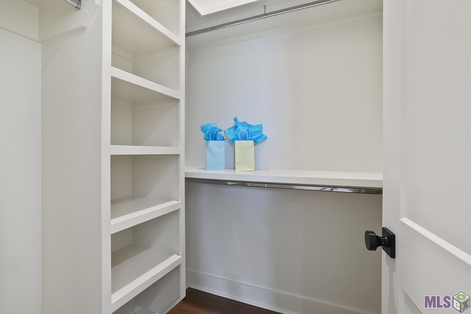6529 Feather Rdg Drive Baton Rouge, LA 70817 - Photo 28 of 50 Walk in closet upstairs