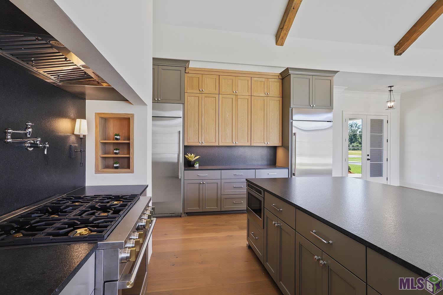 6529 Feather Rdg Drive Baton Rouge, LA 70817 - Photo 39 of 50 Beautiful white oak cabinet accent