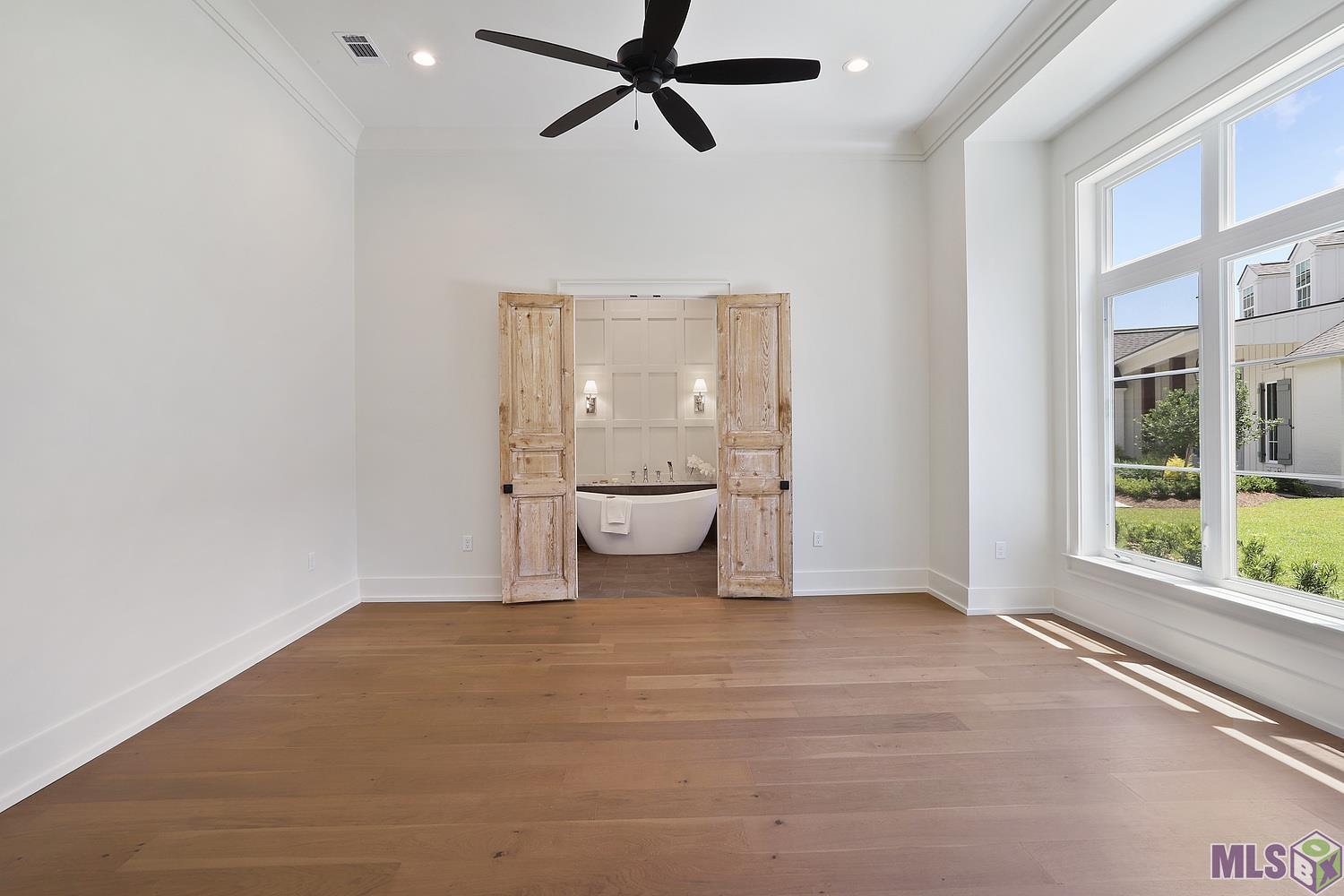6529 Feather Rdg Drive Baton Rouge, LA 70817 - Photo 10 of 50 Main Bedroom toward bath