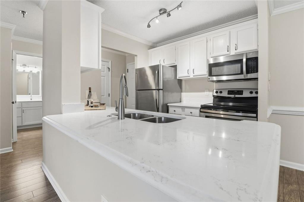 300 Johnson Ferry Road, Unit B202 Atlanta, GA 30328 - Photo 2 of 14