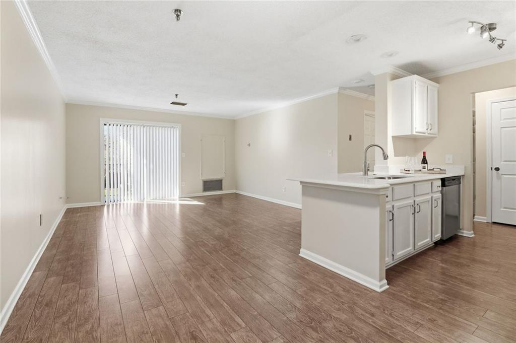 300 Johnson Ferry Road, Unit B202 Atlanta, GA 30328 - Photo 4 of 14