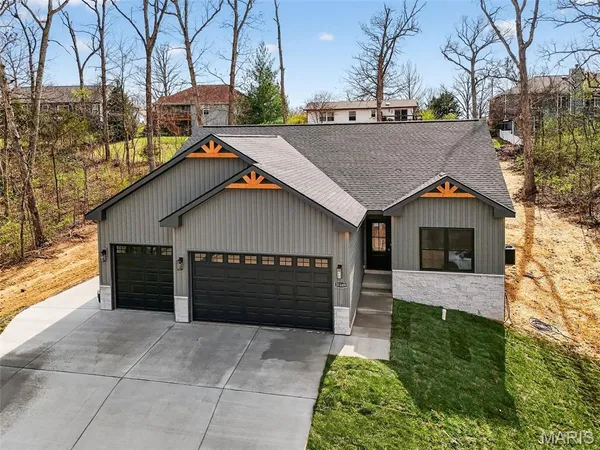 $450,000 | 31649 Dogwood Lane, Foristell, MO 63348