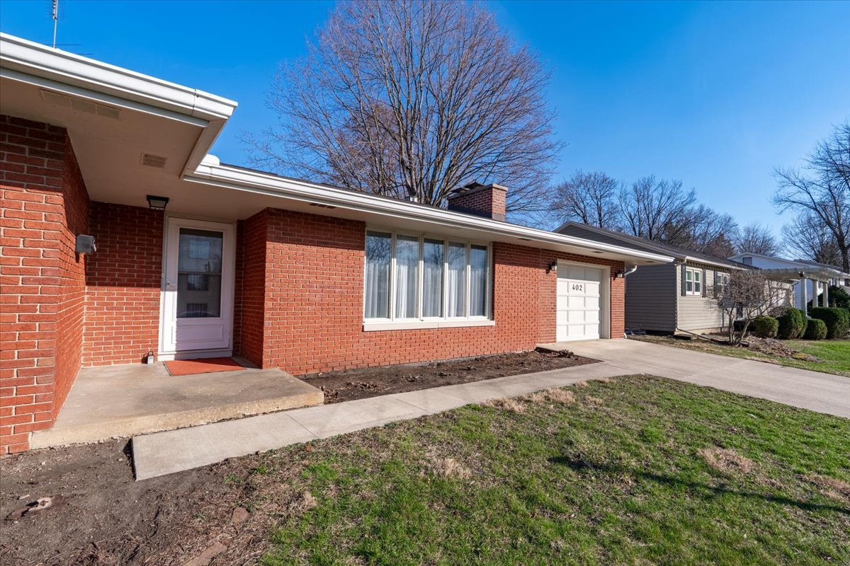 402 South Blair Drive Normal, IL 61761 - Photo 3 of 43