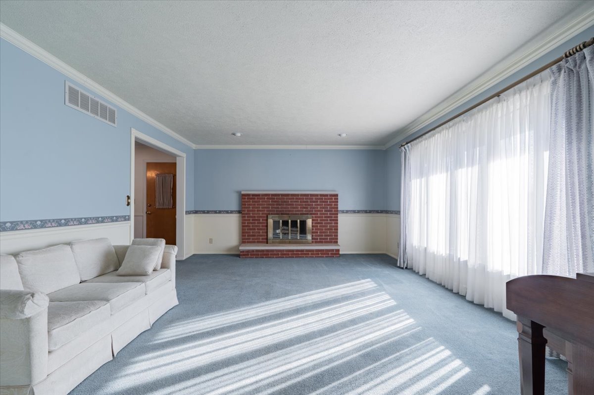 402 South Blair Drive Normal, IL 61761 - Photo 5 of 43