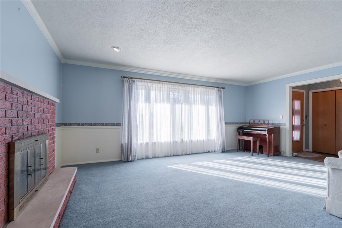 402 South Blair Drive Normal, IL 61761 - Photo 7 of 43