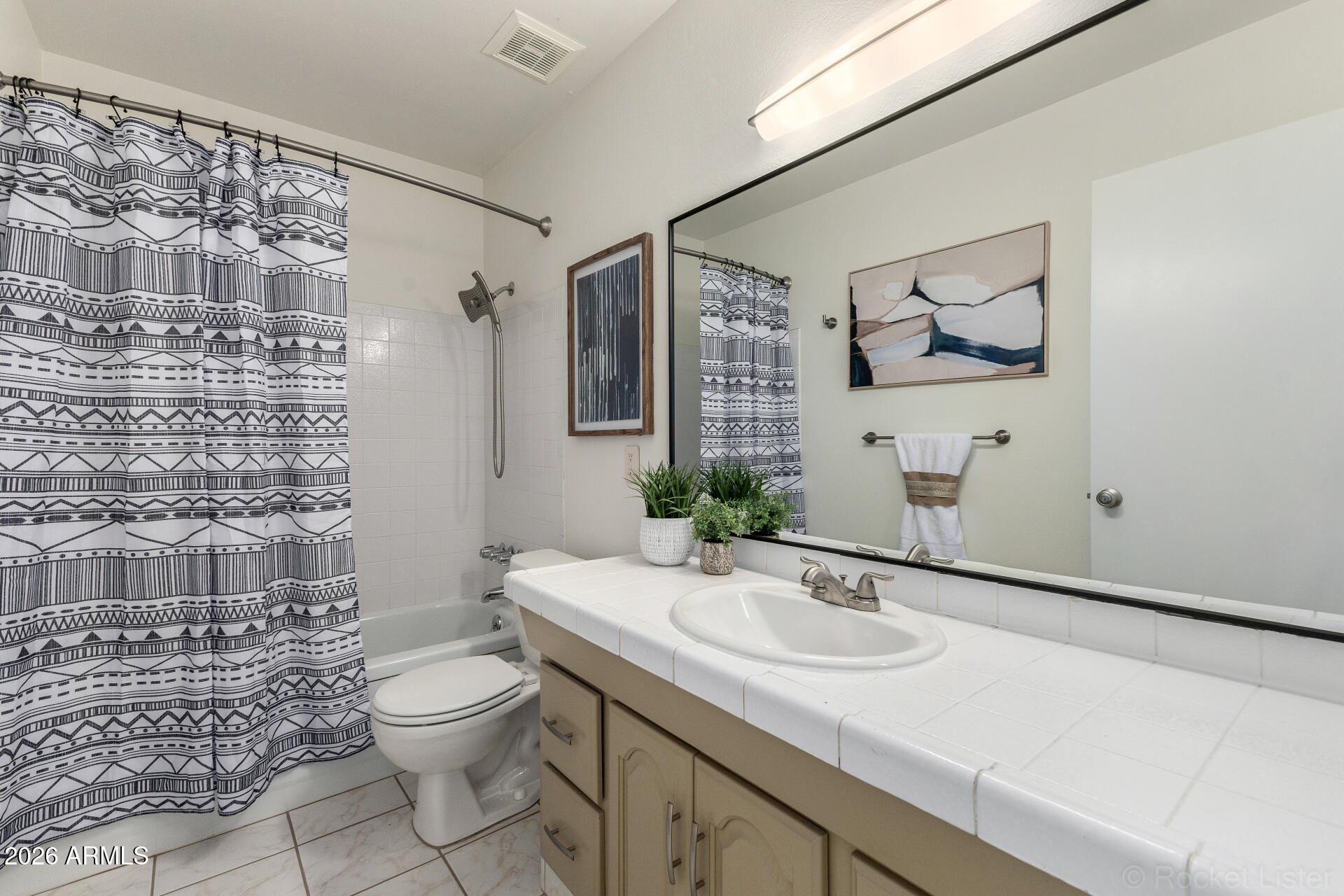 8241 North Central Avenue, Unit 5 Phoenix, AZ 85020 - Photo 17 of 25 20 - Central